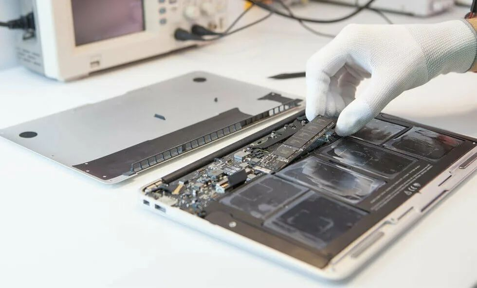 Как правильно ремонтировать технику Apple: выбор сервисного центра