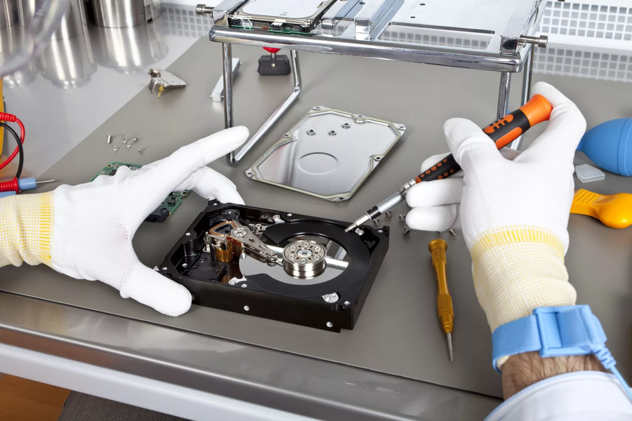 Восстановление данных с жесткого диска: современные методы спасения информации