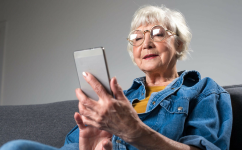 Как научить родителей и бабушек пользоваться смартфоном и интернетом